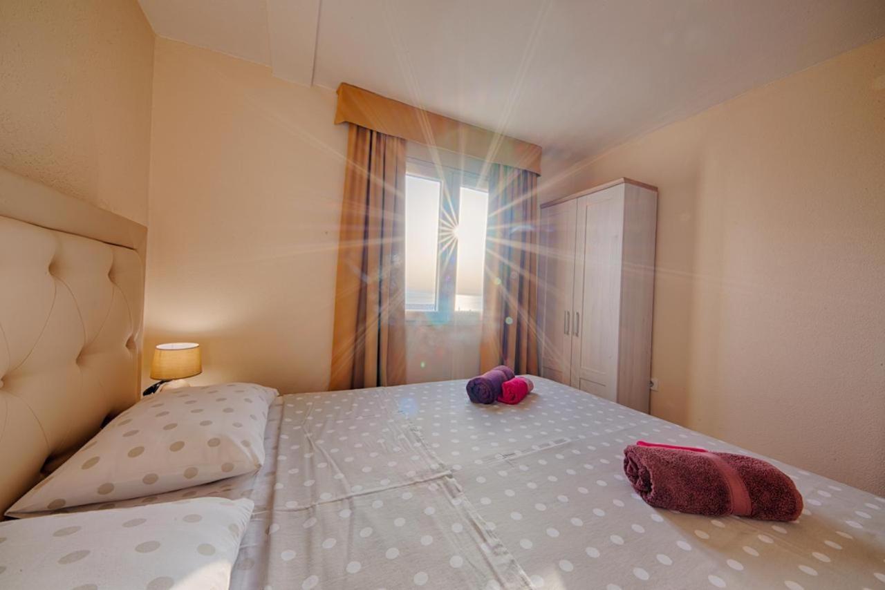 Free Food And Swimming Pool Apartman Utjeha Kültér fotó