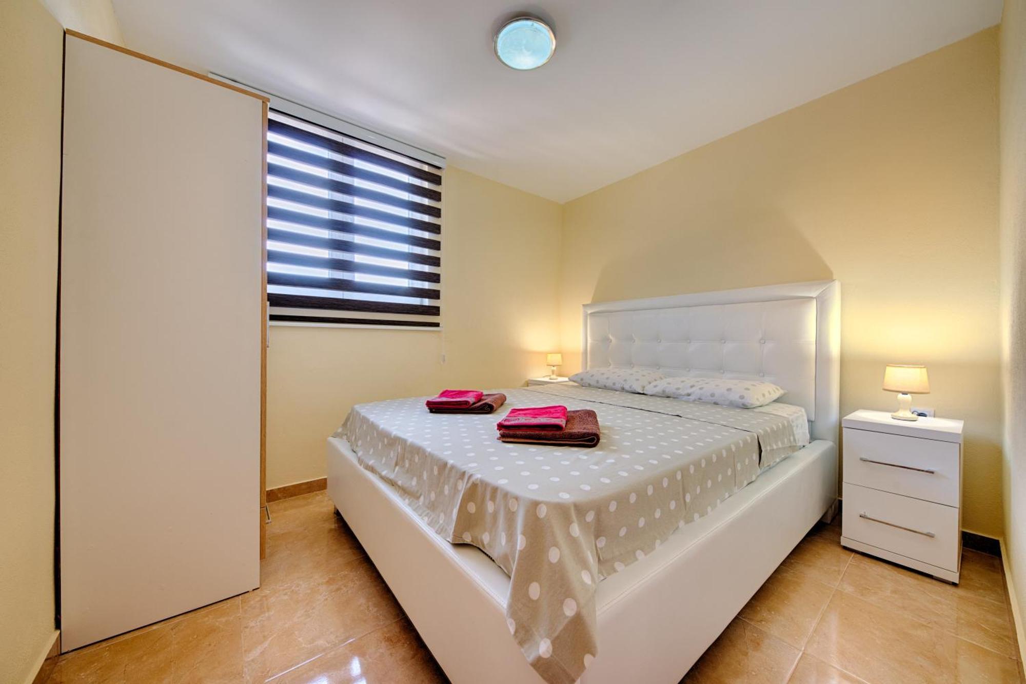 Free Food And Swimming Pool Apartman Utjeha Kültér fotó